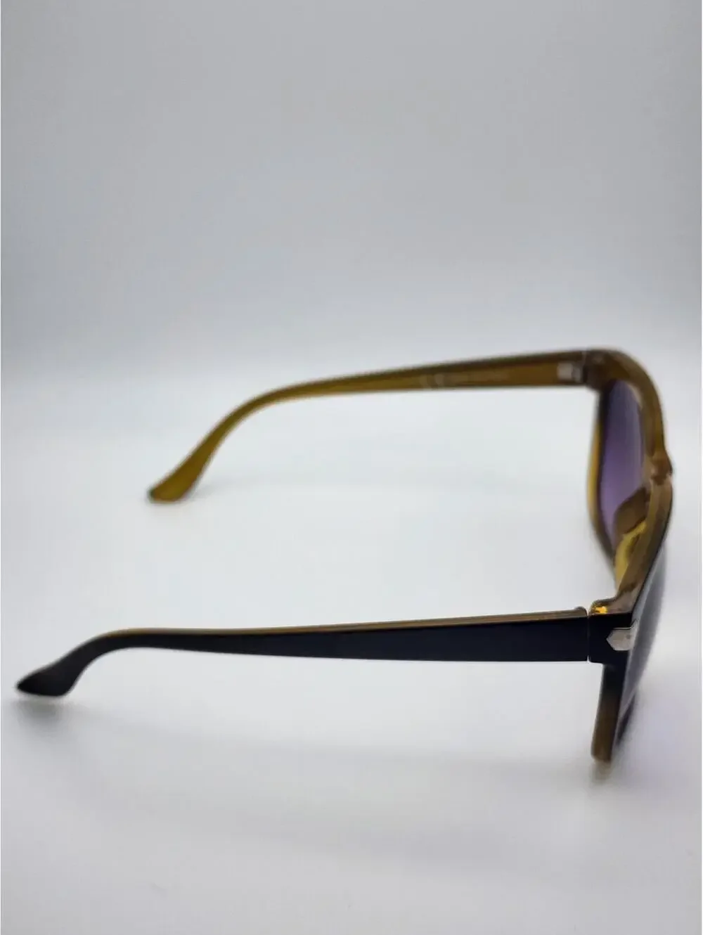 Stradivarius Classic Black Frame Sunglasses with Purple Gradient Lenses